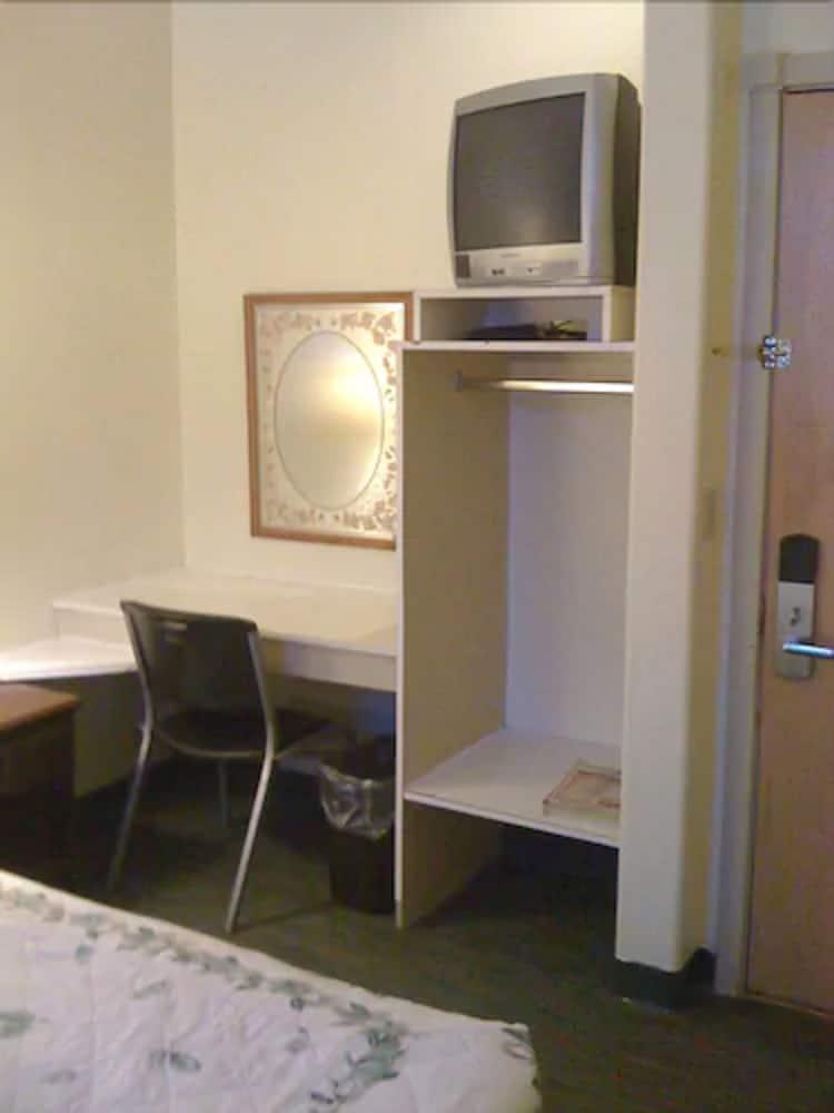 Chelsea Inn Hotel photo 23