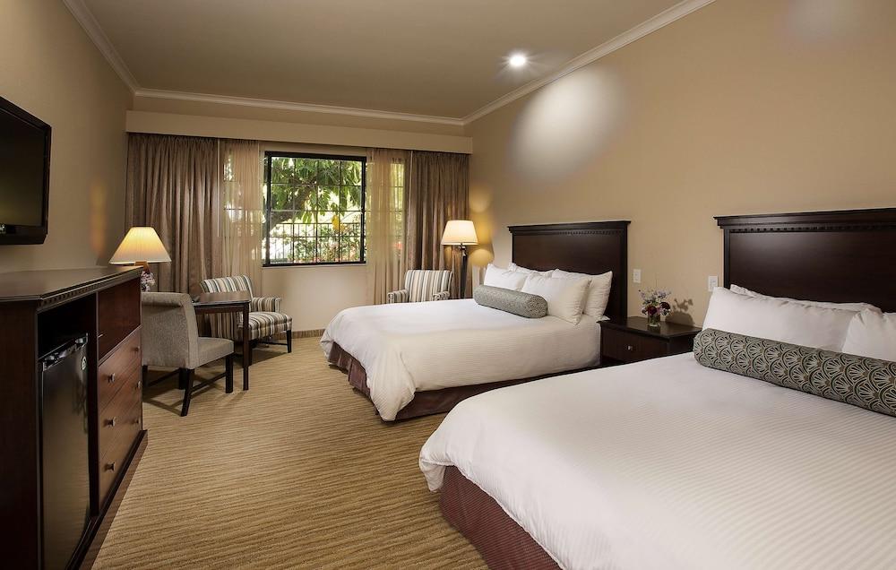 Coast Burbank Hotel photo 6