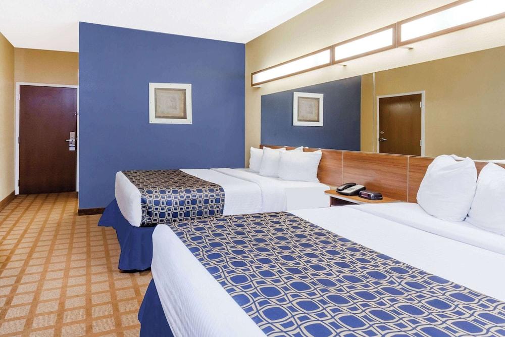 Microtel Inn & Suites by Wyndham Dickson City/Scranton photo 6