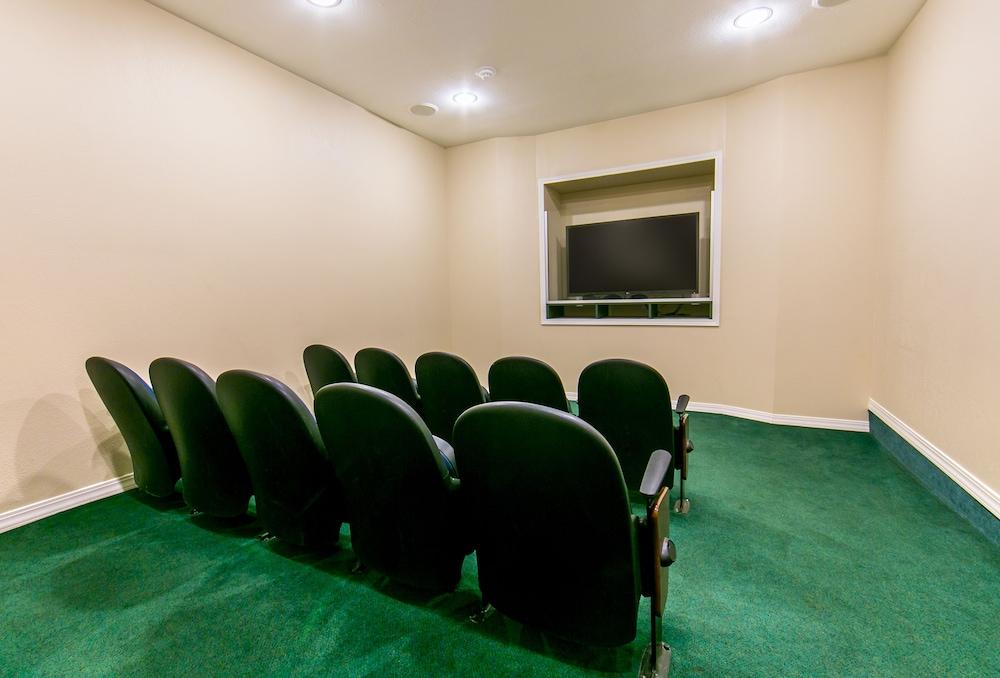 Holiday Inn Club Vacations Fox River Resort at Sheridan, an IHG Hotel photo 11