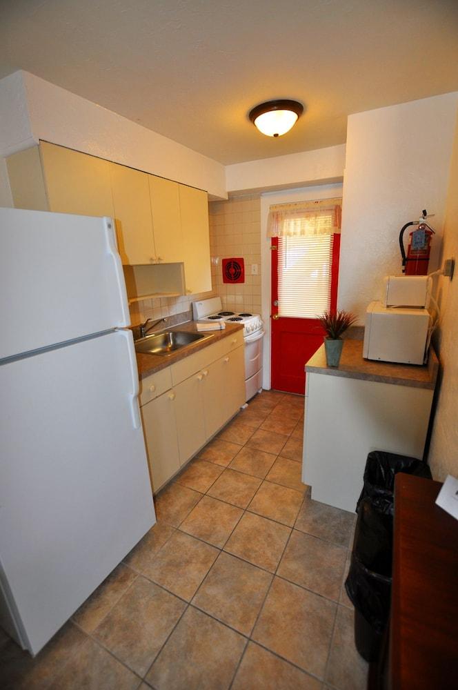 Nantucket Inn & Suites photo 10
