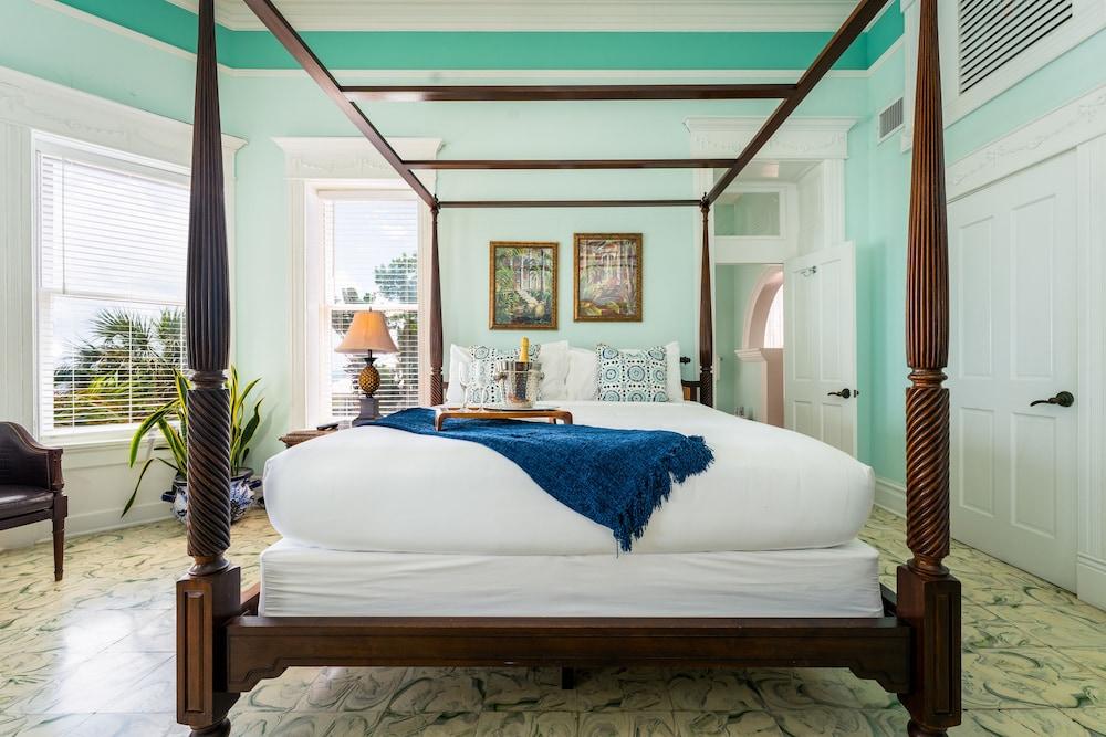 Southernmost House photo 98