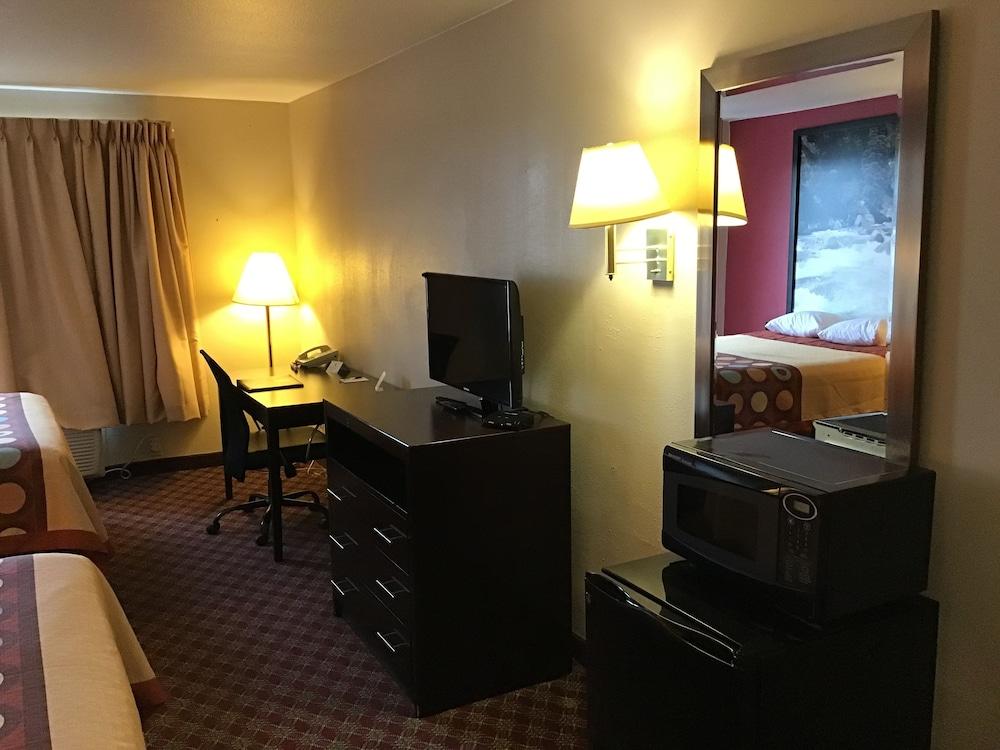 Super 8 by Wyndham Heyburn/Burley Area photo 6