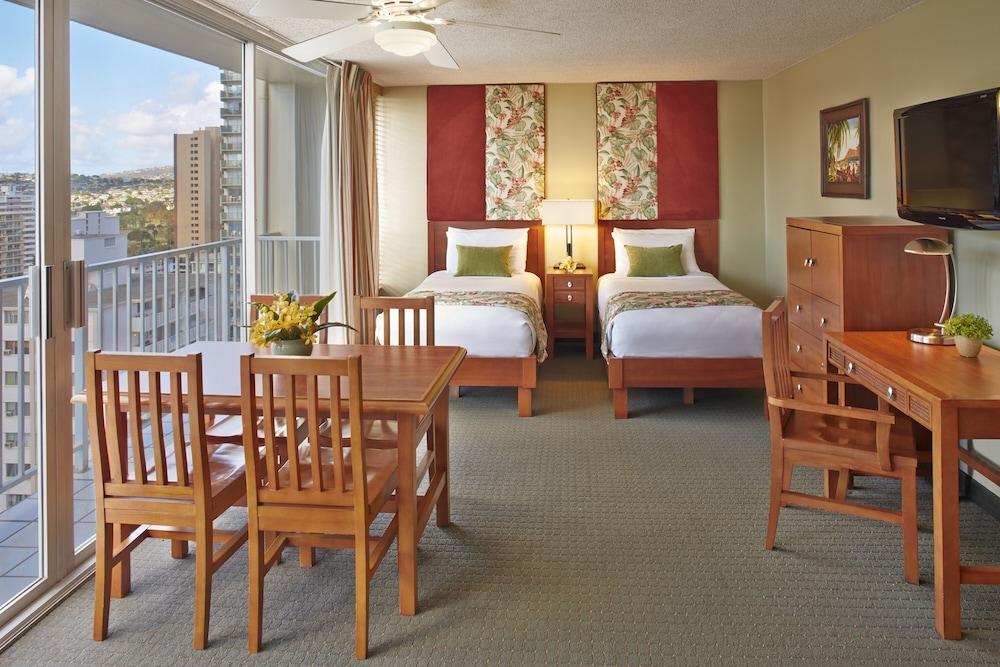 Pacific Monarch Hotel photo 13