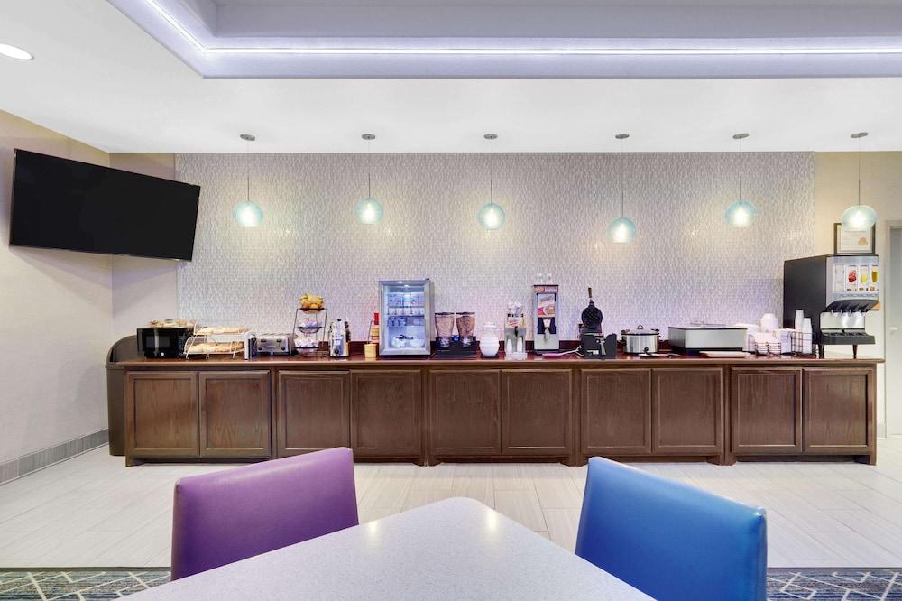 La Quinta Inn & Suites by Wyndham Big Spring photo 61
