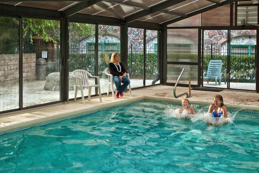 Helendorf River Inn, Suites & Conference Center photo 9