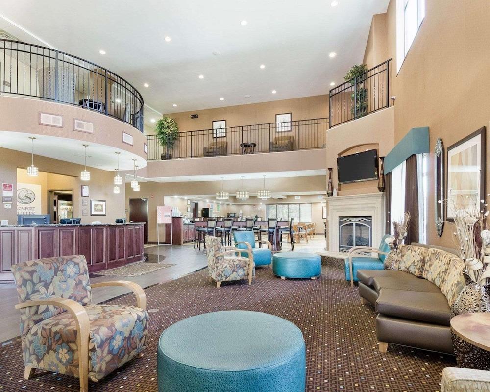 Comfort Suites Topeka Northwest photo 7