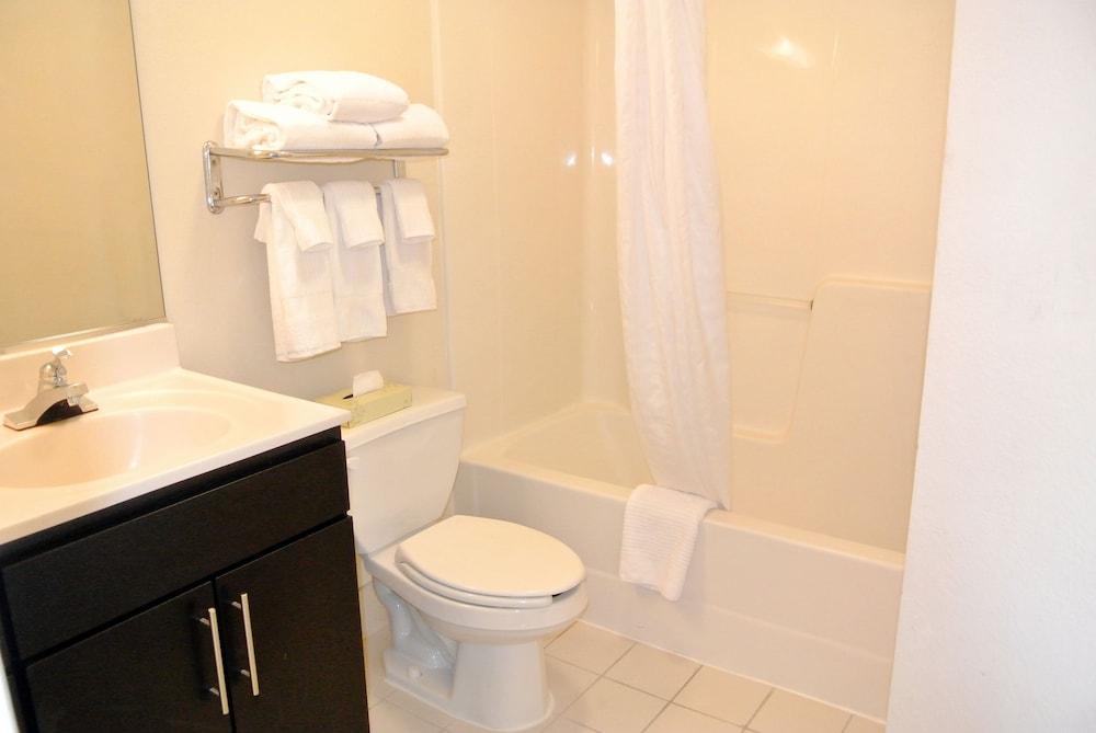 Candlewood Suites Washington Dulles Sterling by IHG photo 33