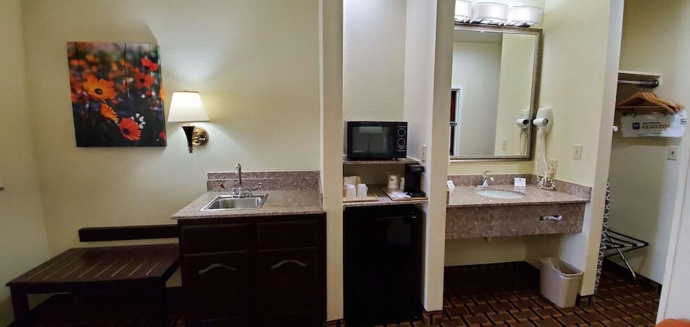 Best Western Executive Inn & Suites photo 9