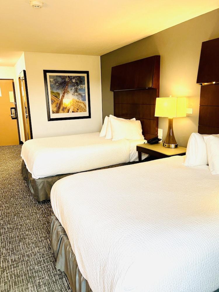 Quality Inn & Suites Caribou photo 26
