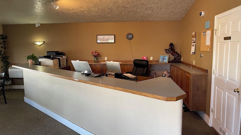 Morgan Inn And Suites photo 3