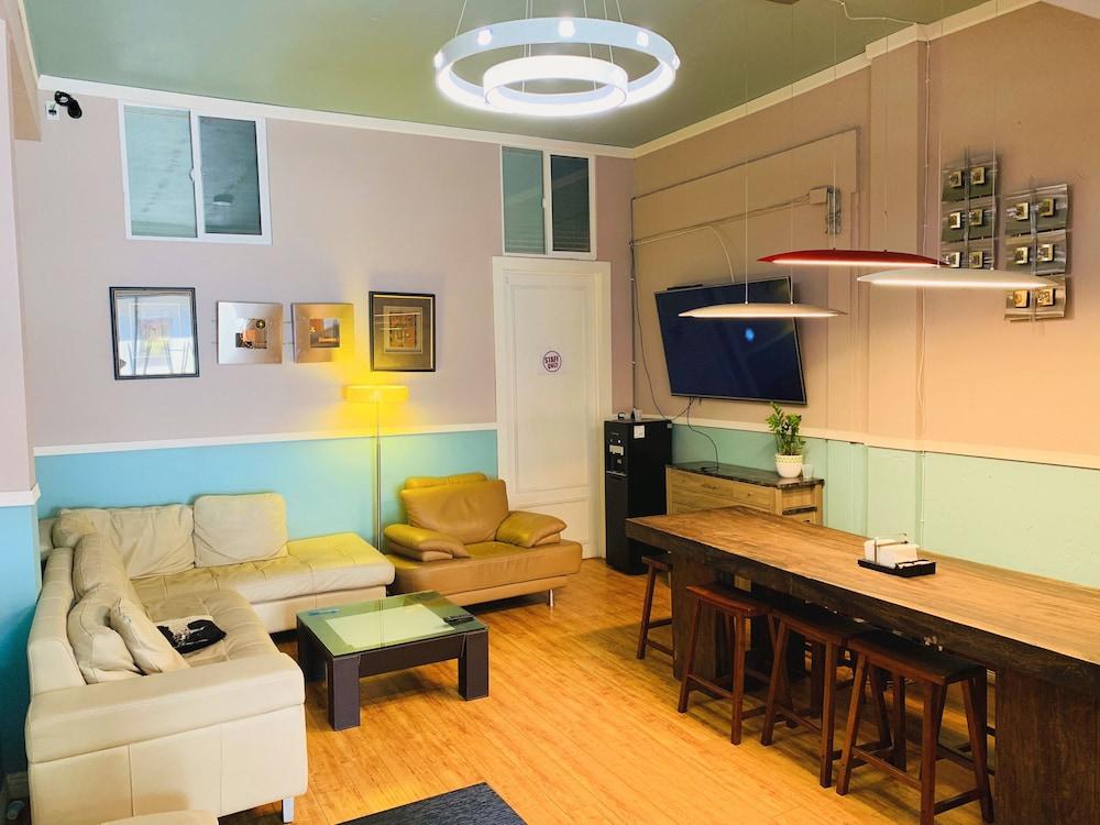 Melrose Hostel photo 3