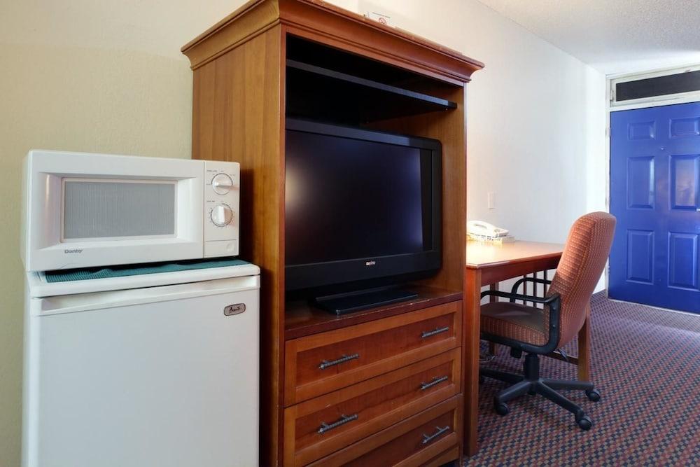 Americas Best Value Inn Weatherford, OK photo 4