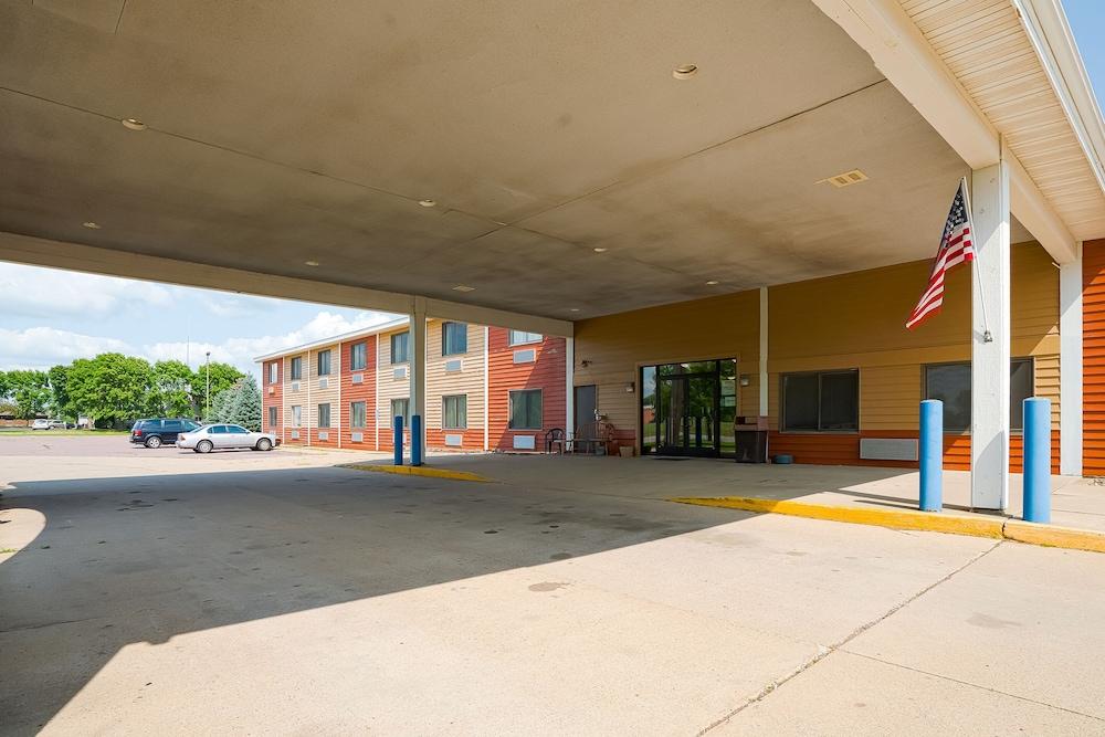 OYO Hotel Redwood Falls near Jackpot Casino photo 55