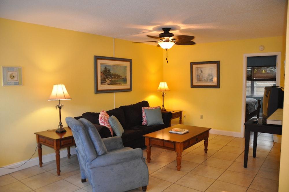 Lido Islander Inn photo 27