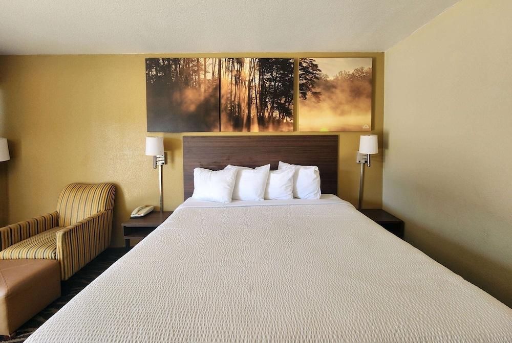 Days Inn by Wyndham Leesville photo 20