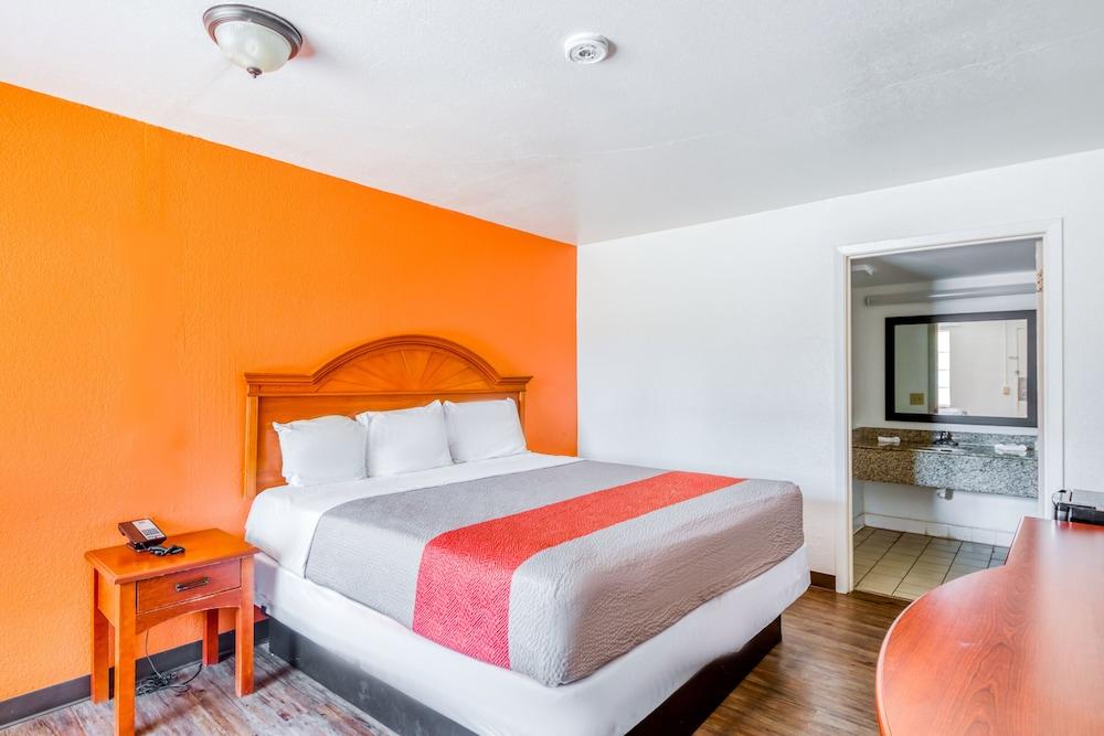 OYO Hotel Baton Rouge East I-12 Louisiana photo 12
