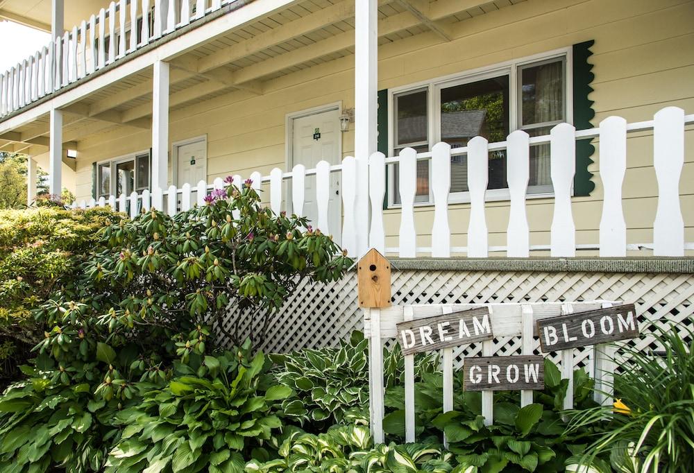 Boxwood Lodge photo 54