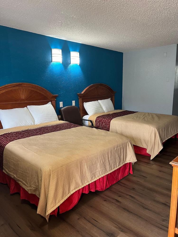 Regency Inn - Fort Sam Houston photo 12