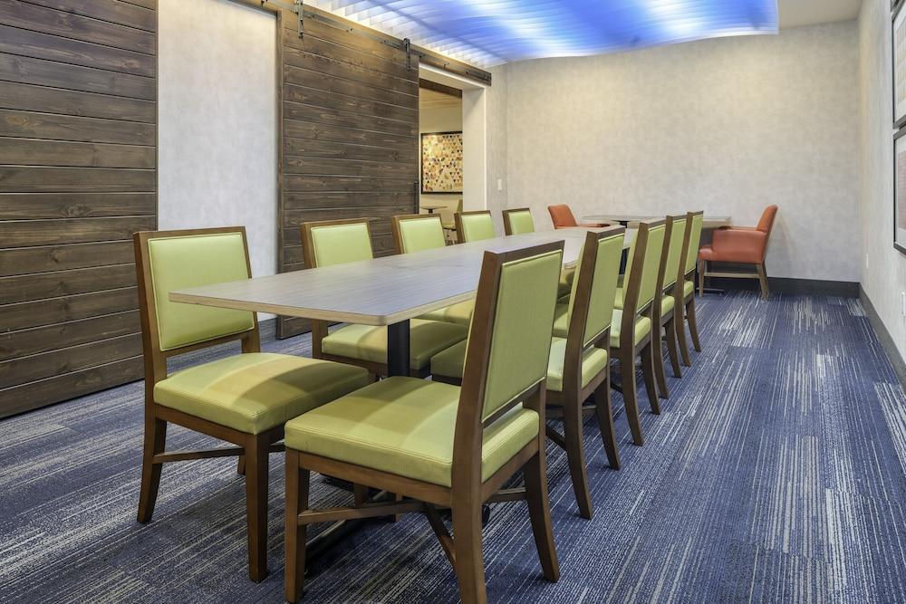 Holiday Inn Express & Suites Macon - I-475 By IHG photo 19