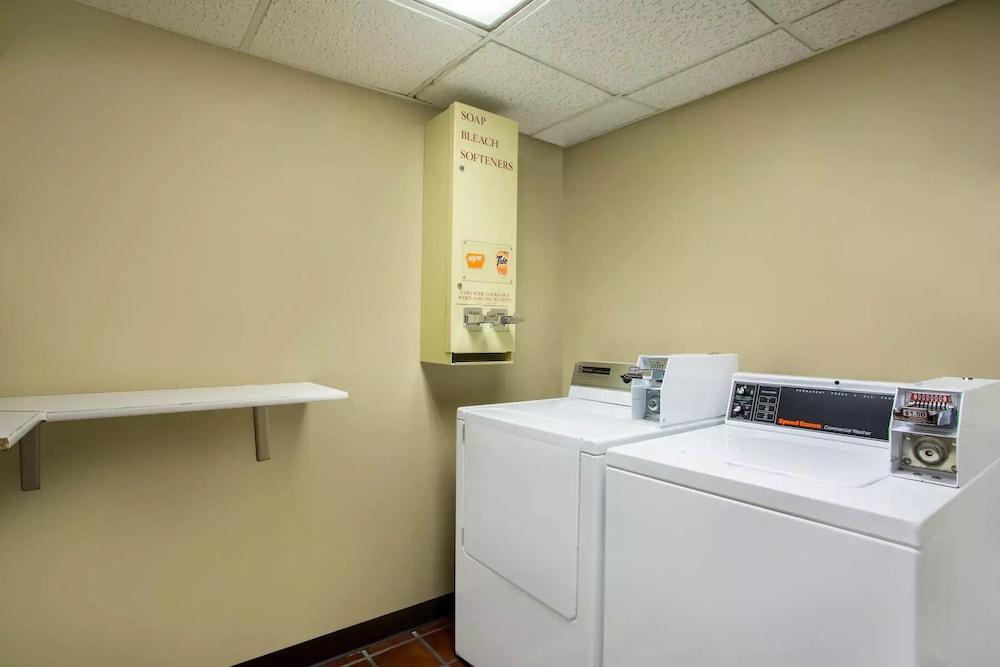 Riverfront Hotel photo 10