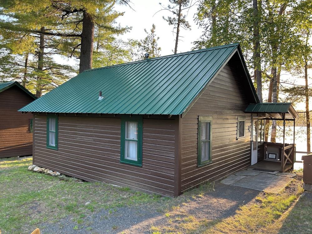 Paddler's Rest Lakeside Cabins and Hotel photo 24