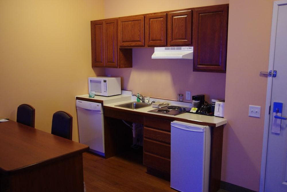 GrandStay Hotel & Suites photo 21