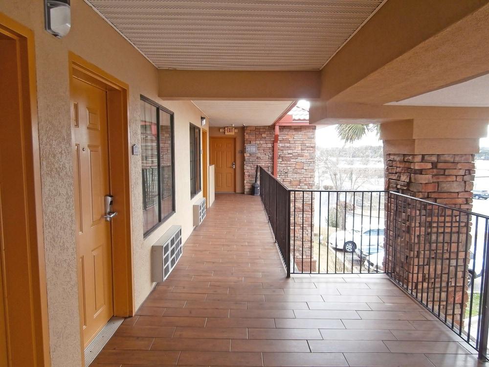 Americas Best Value Inn & Suites Griffin photo 41