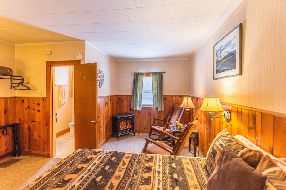 ADK Trail Inn photo 21