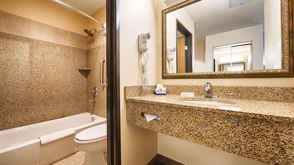 Best Western Territorial Inn & Suites photo 6