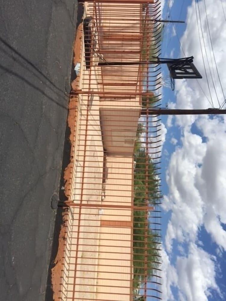 Sunland Motel photo 4