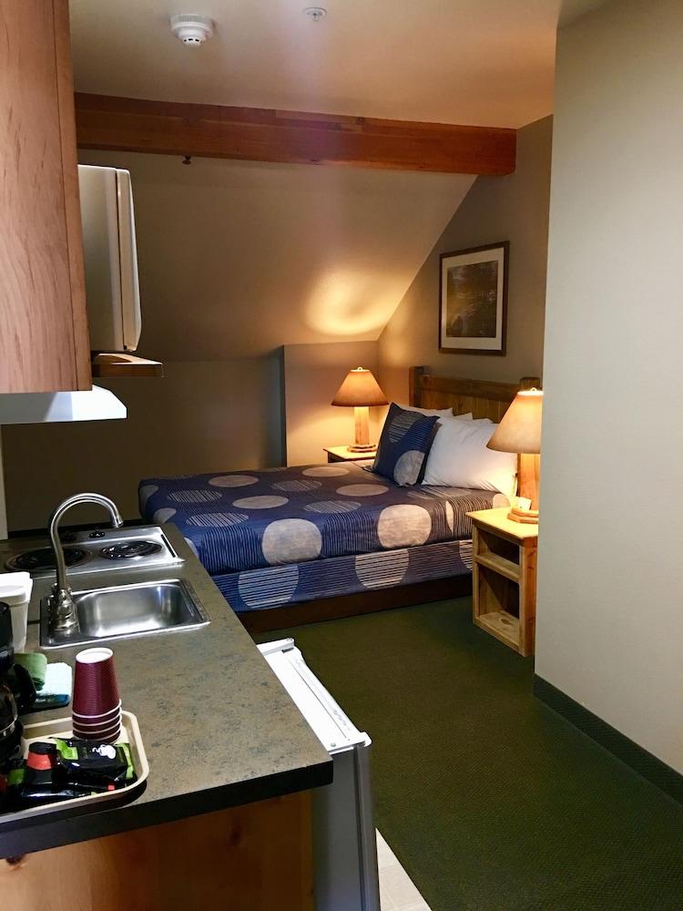 Boulder Creek Inn photo 16