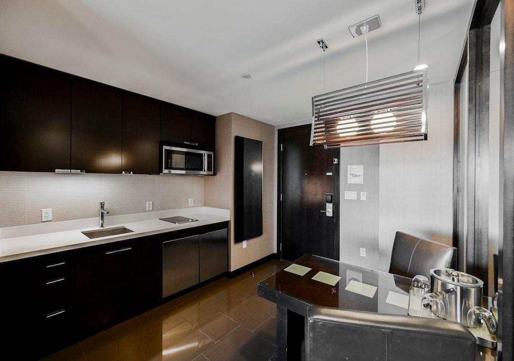 StripViewSuites at Vdara photo 84