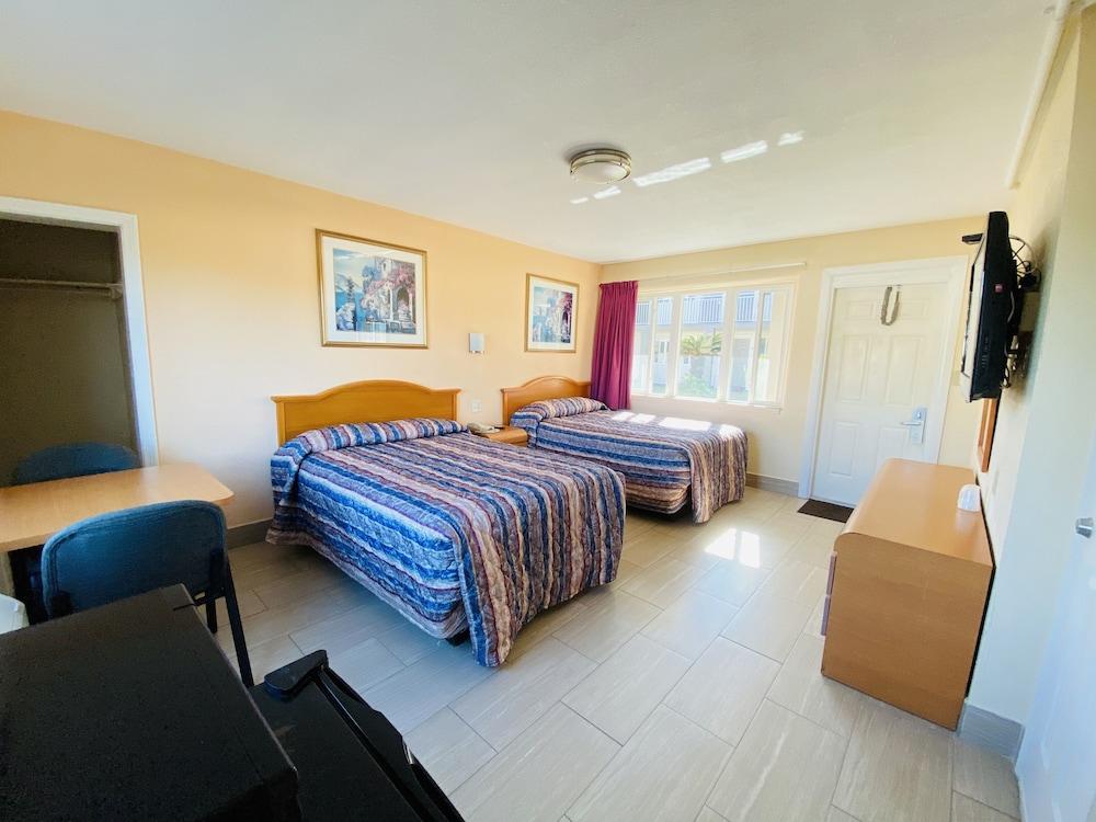 A1A Super Inn photo 6
