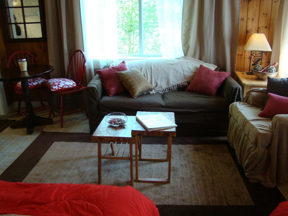 Bay Leaf Cottages & Bistro photo 24