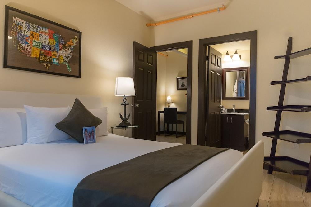 Tradewinds Apartment Hotel photo 14