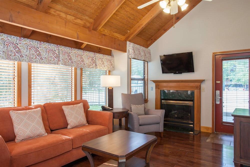 Hilton Vacation Club MountainLoft Gatlinburg photo 16