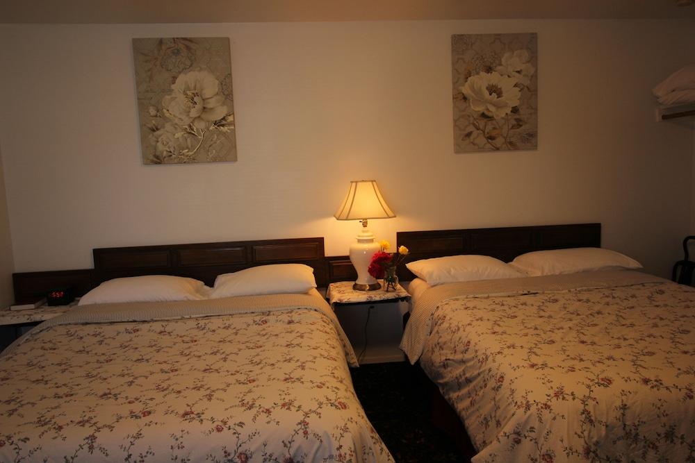 Mariner's Cove Inn photo 56