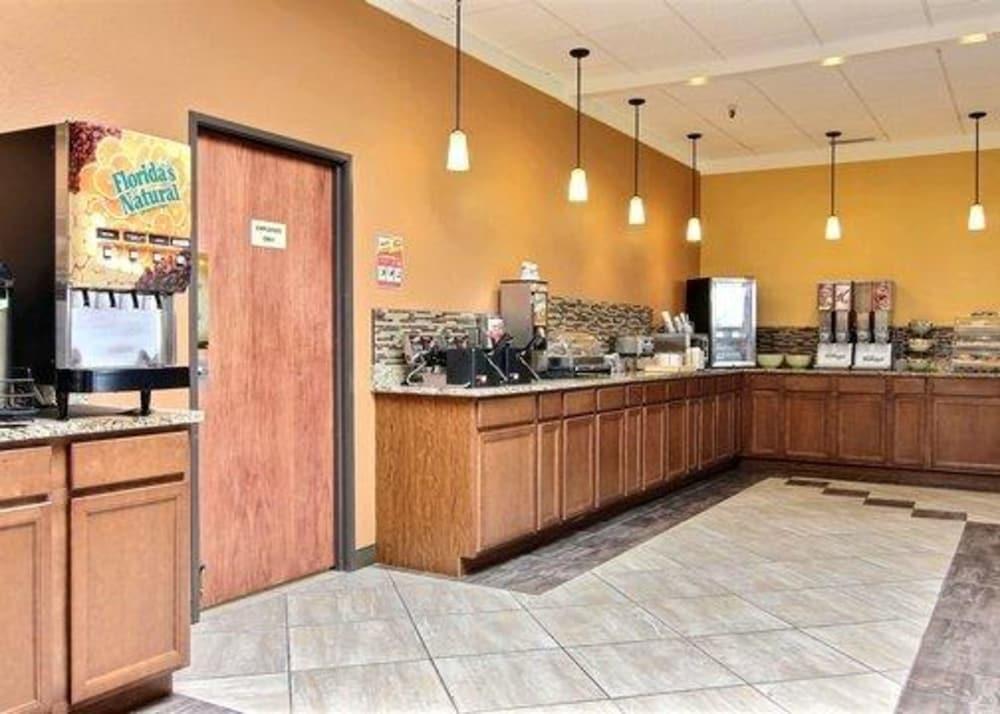 Quality Inn Thief River Falls photo 17