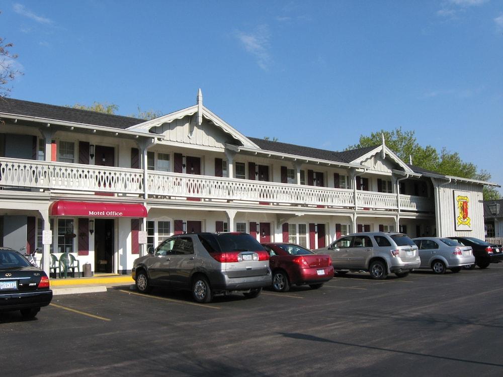 Chalet Motel Mequon photo 1