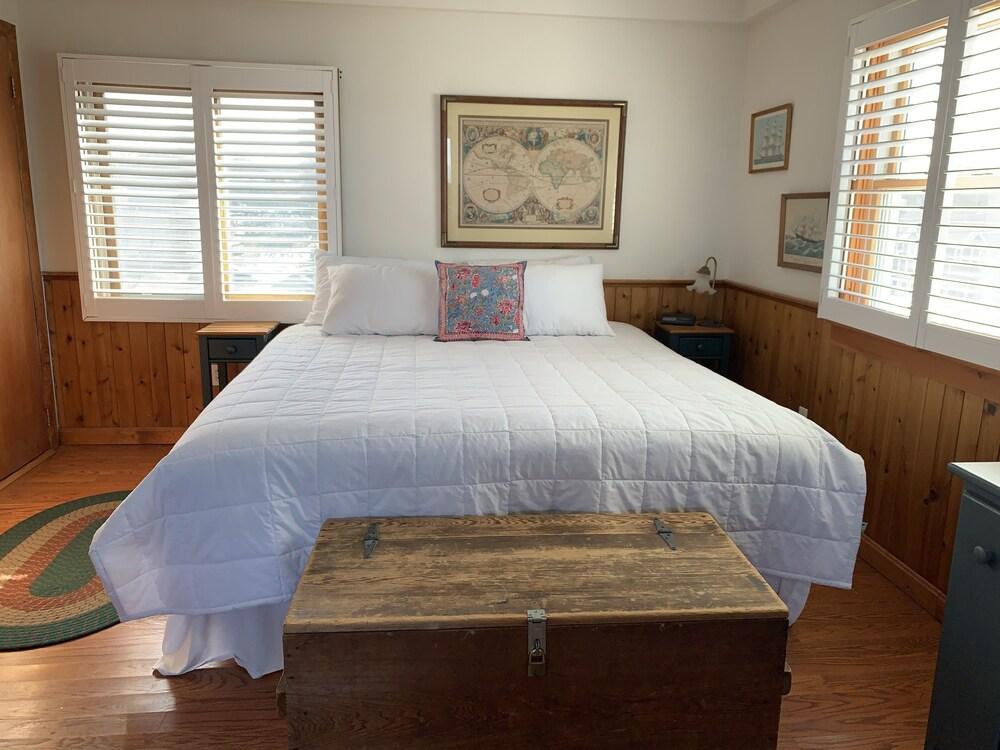 Vineyard Harbor Motel - Private Beach photo 81