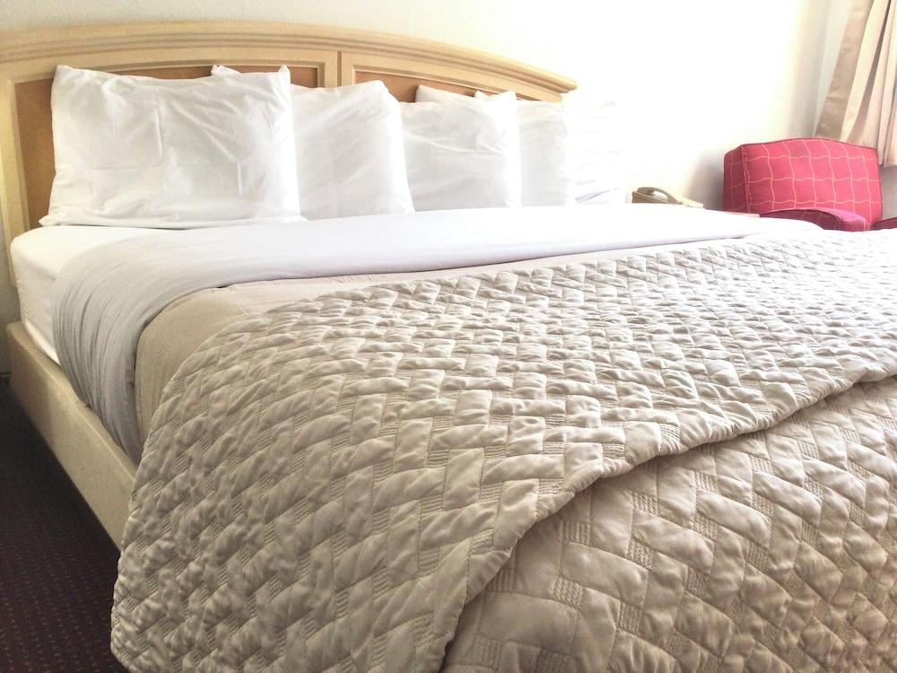 Affordable Inns photo 11