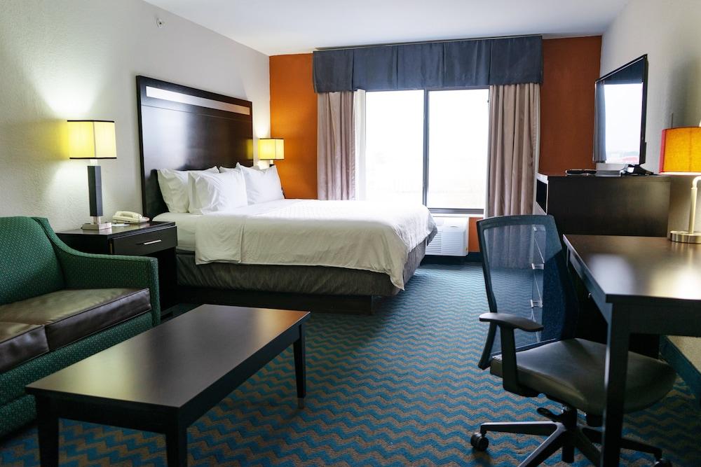 Holiday Inn Express & Suites Roanoke Rapids SE by IHG photo 33