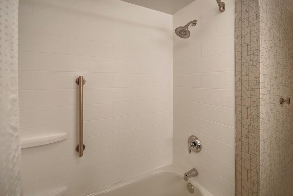 Holiday Inn Express & Suites Schererville by IHG photo 16