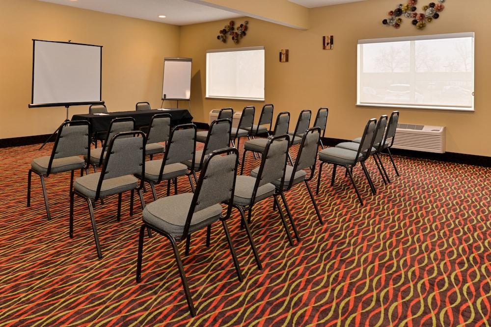 Comfort Inn & Suites Sharonville - Cincinnati North photo 38