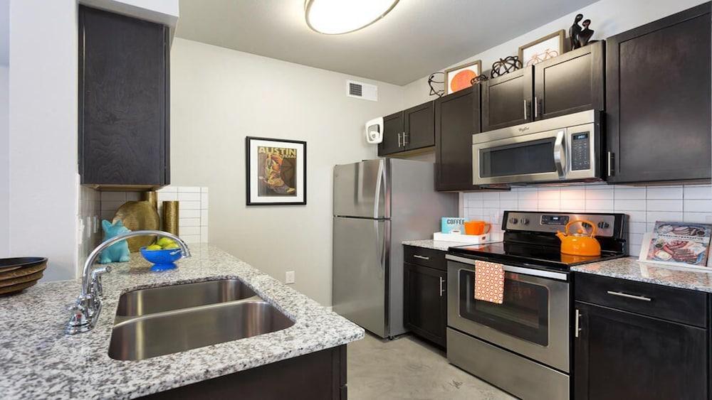 Suite Destination Downtown Austin photo 9