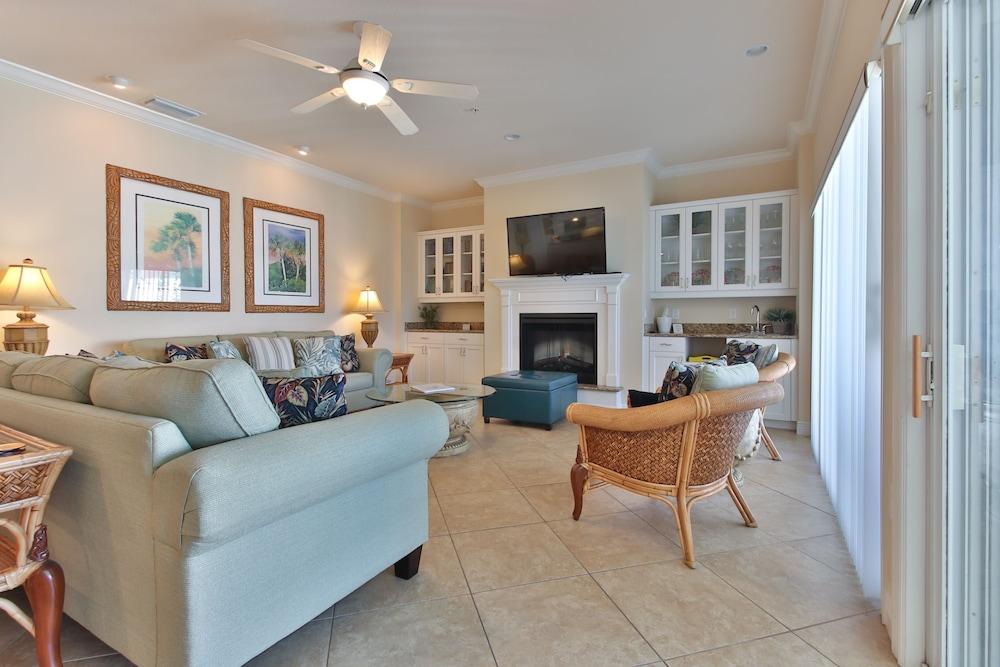 Tortuga Inn Beach Resort photo 2