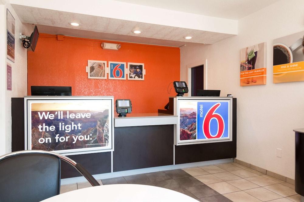 Motel 6 Longview, TX photo 2