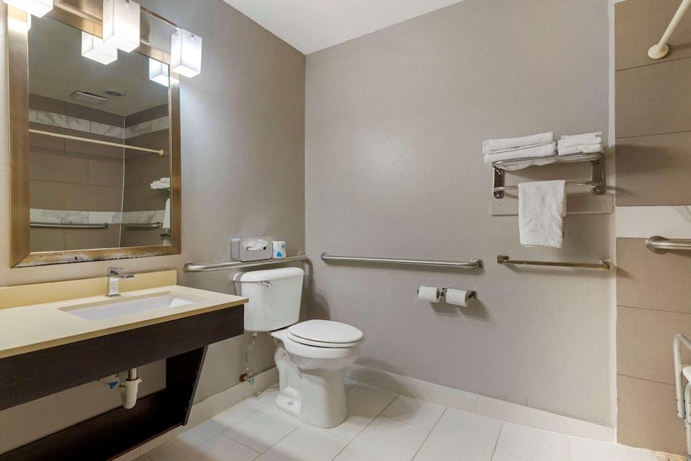 Quality Inn Sallisaw photo 18