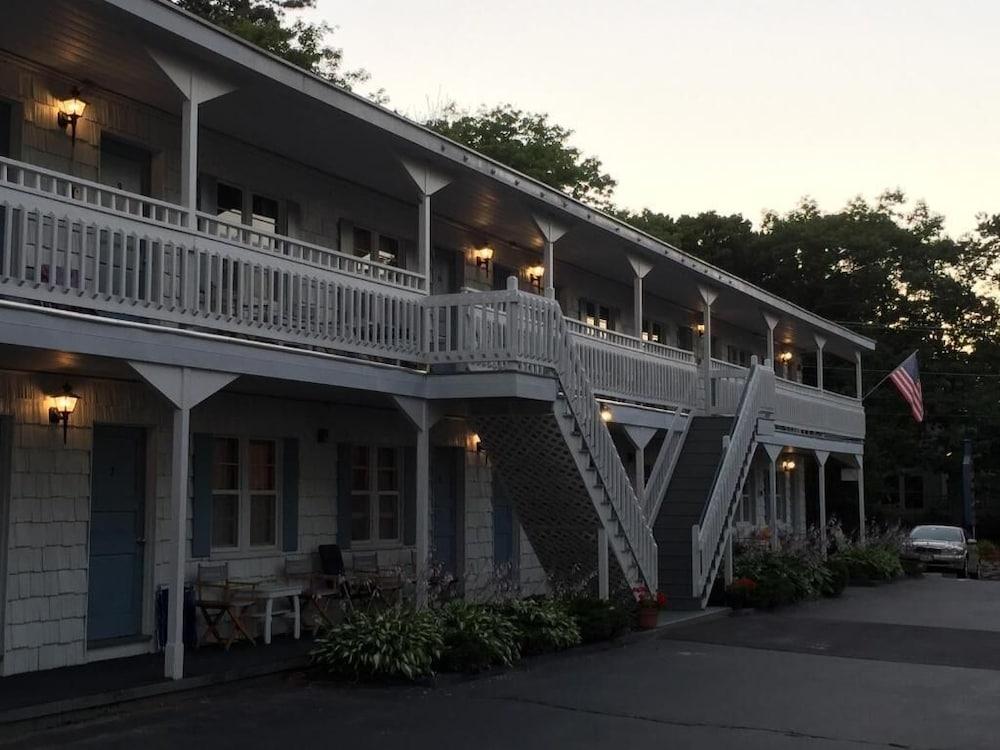 Holiday House Inn photo 6